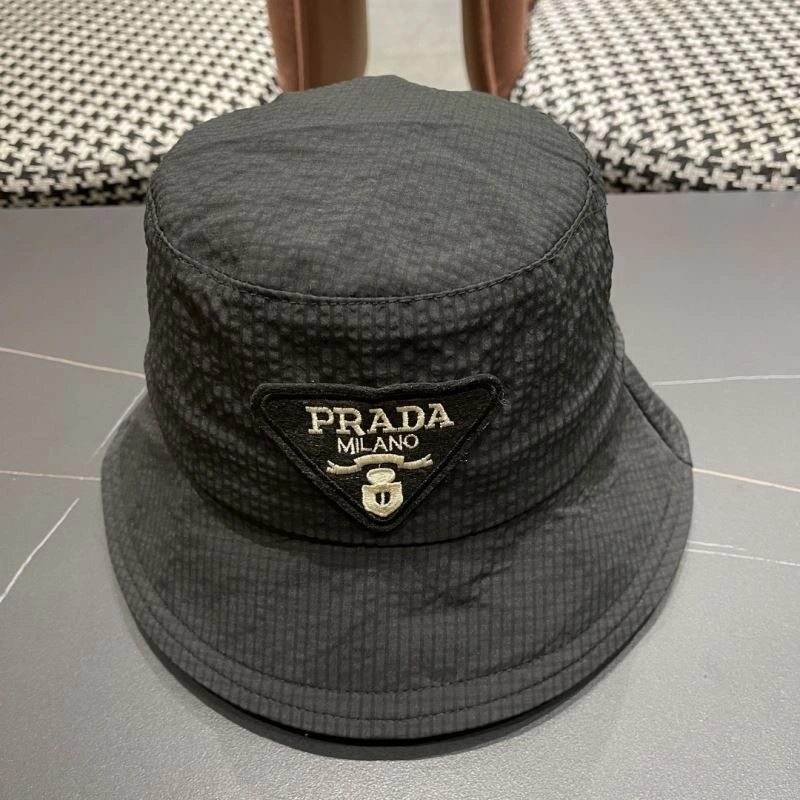 Prada Caps Trendsetting 257114