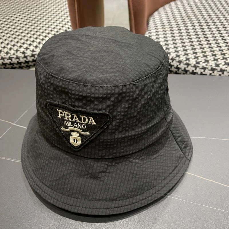 Prada Caps Trendsetting 257114