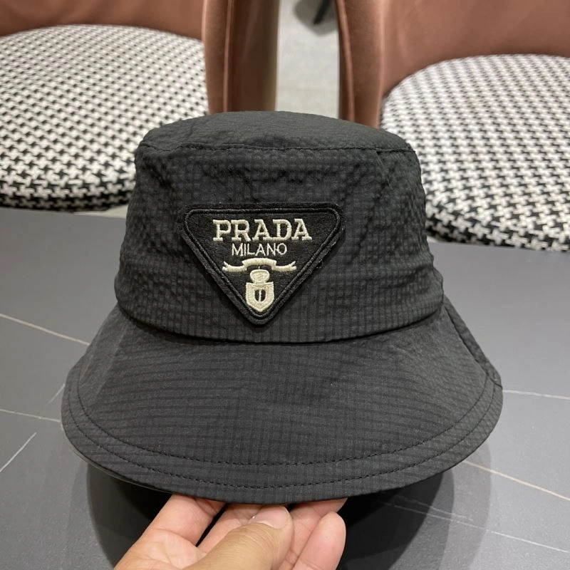 Prada Caps Trendsetting 257114
