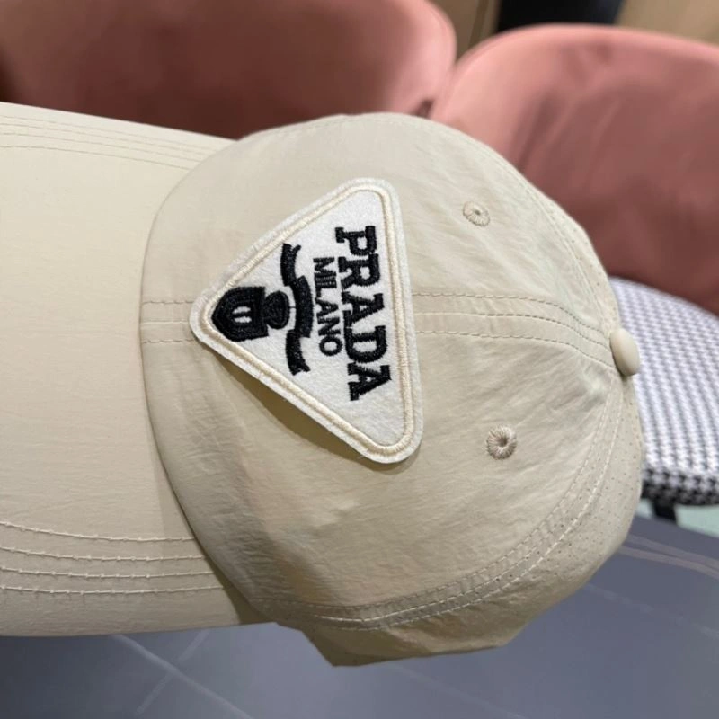 Prada Caps UrbanChic 257082