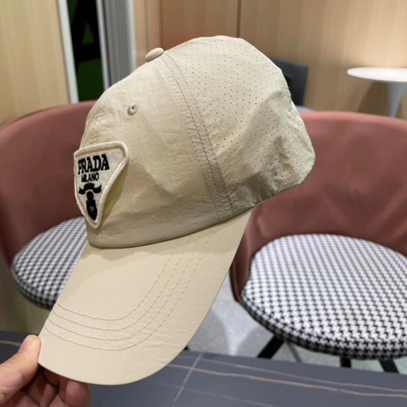 Prada Caps UrbanChic 257082