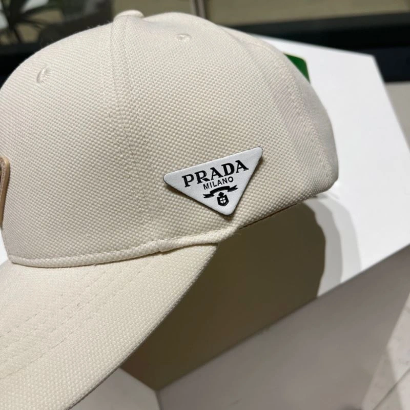 Trendsetting Prada Caps 257073