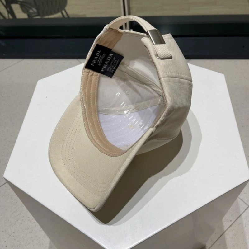 Trendsetting Prada Caps 257073