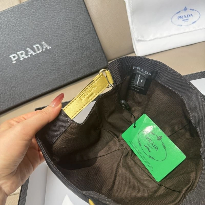 Prada Caps Trendsetting 257056