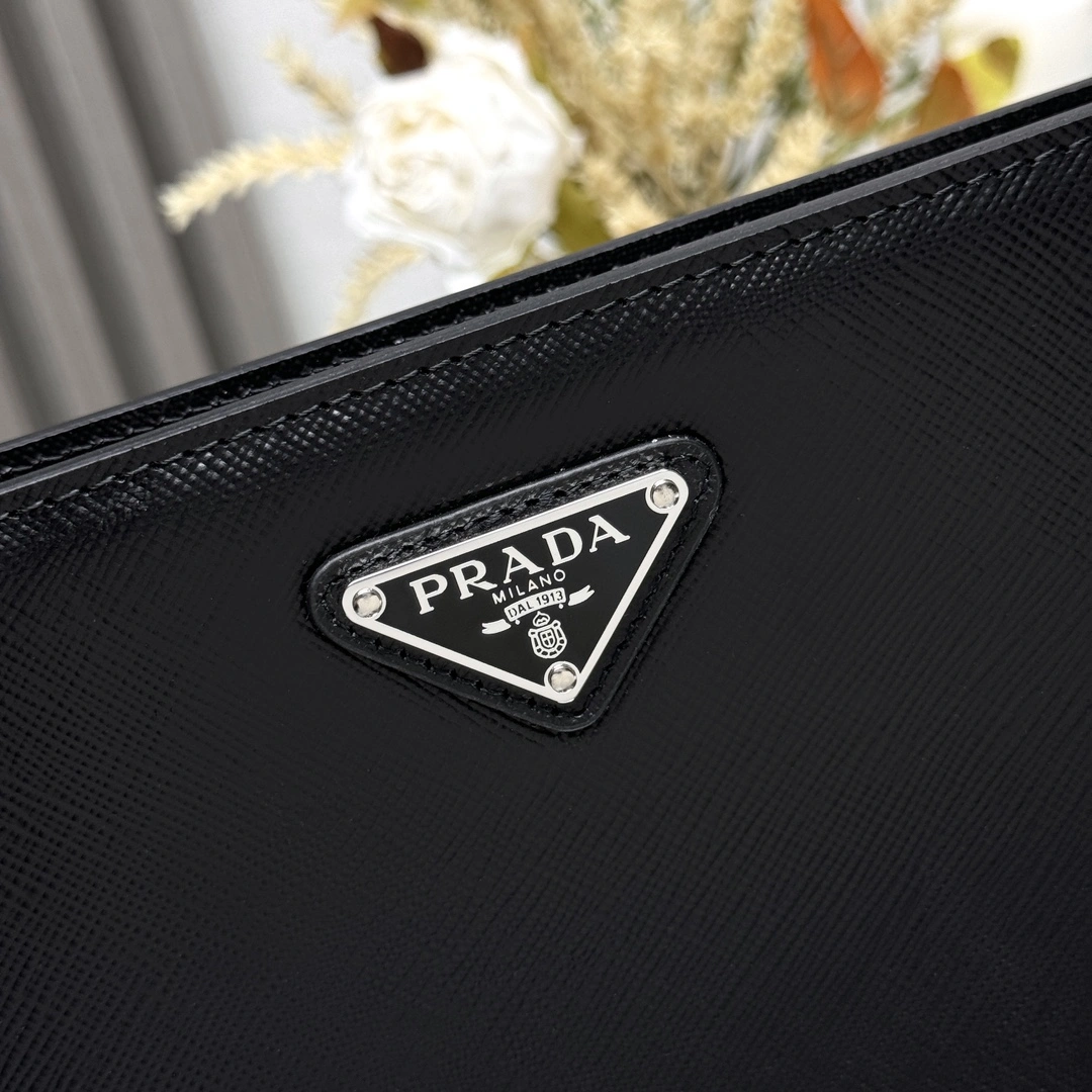 Bright Prada Clutch Bags 71687