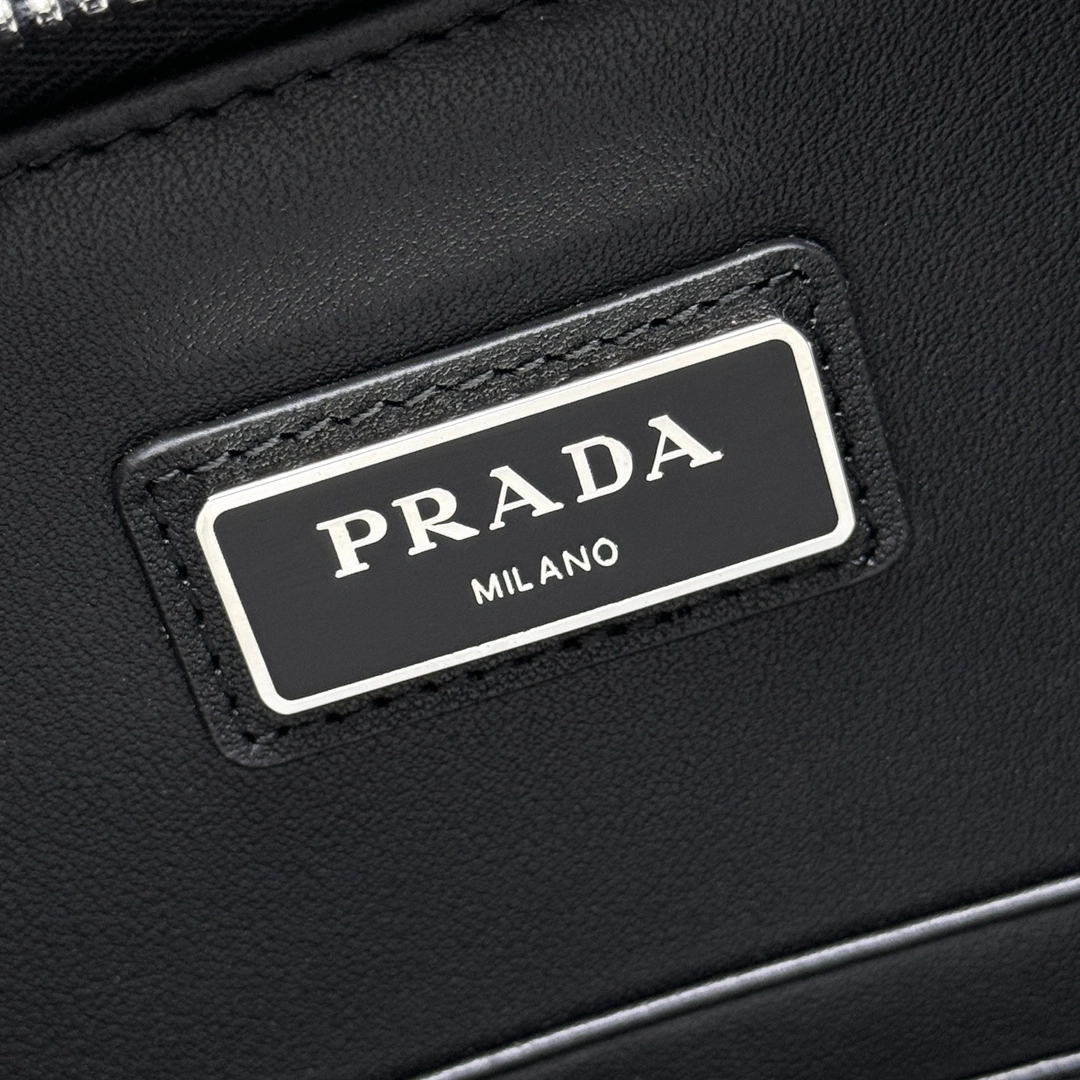 Bright Prada Clutch Bags 71687