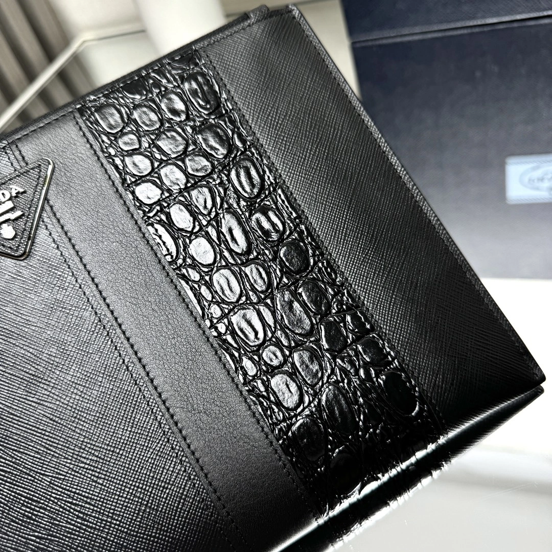Minimalist Prada Clutch Bags 71681