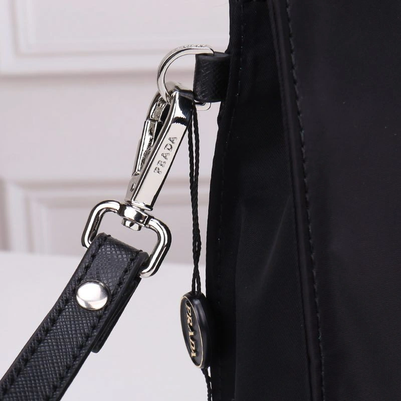 Minimalist Prada Cosmetic Bags 87248
