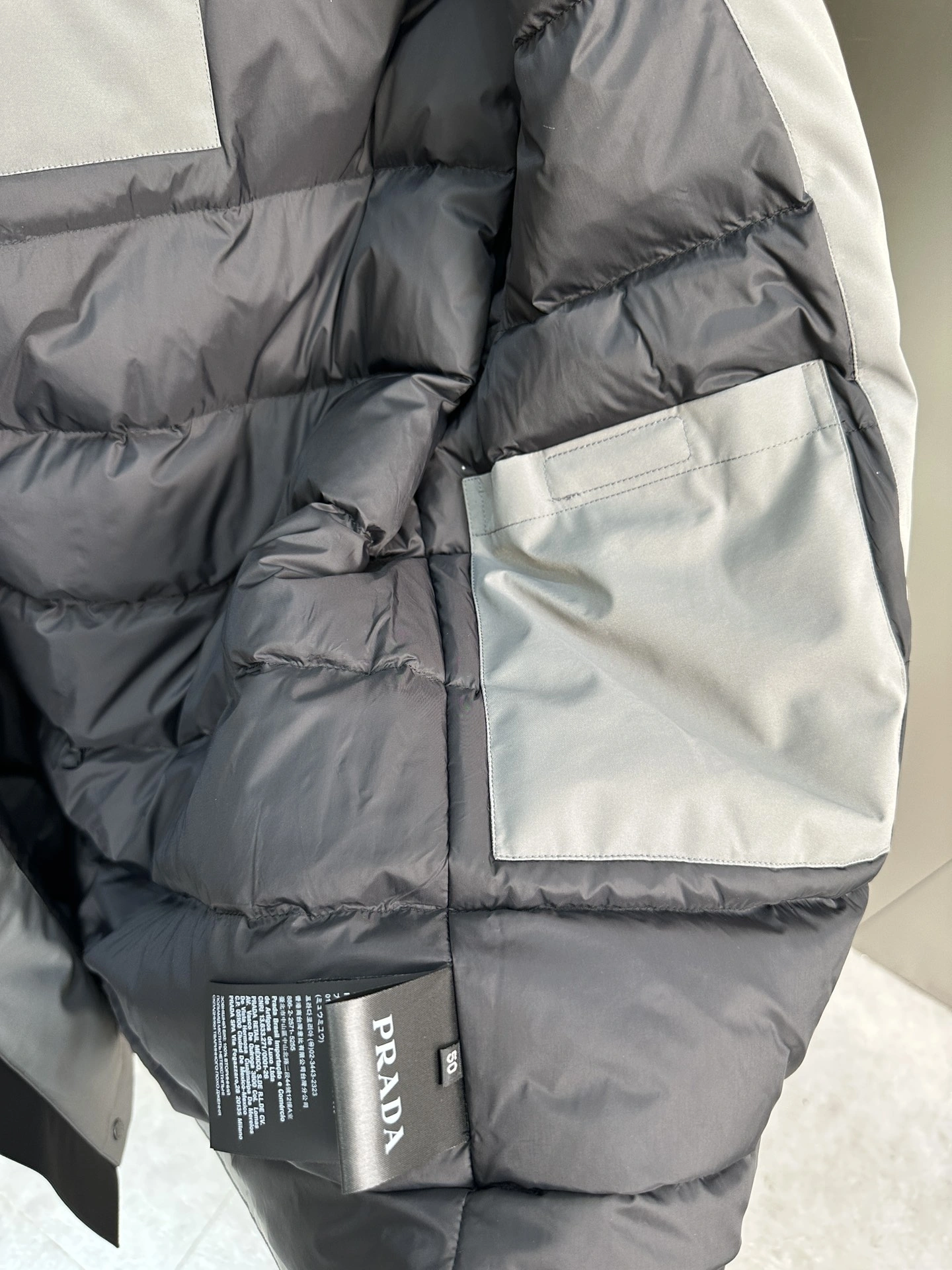 ComfortFit Prada Down Jackets 172778
