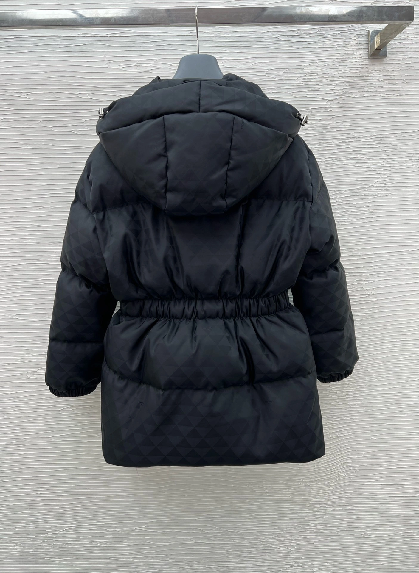 Minimalist Prada Down Jackets 172766