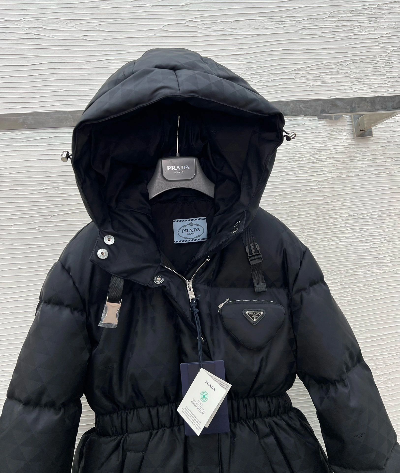 Minimalist Prada Down Jackets 172766
