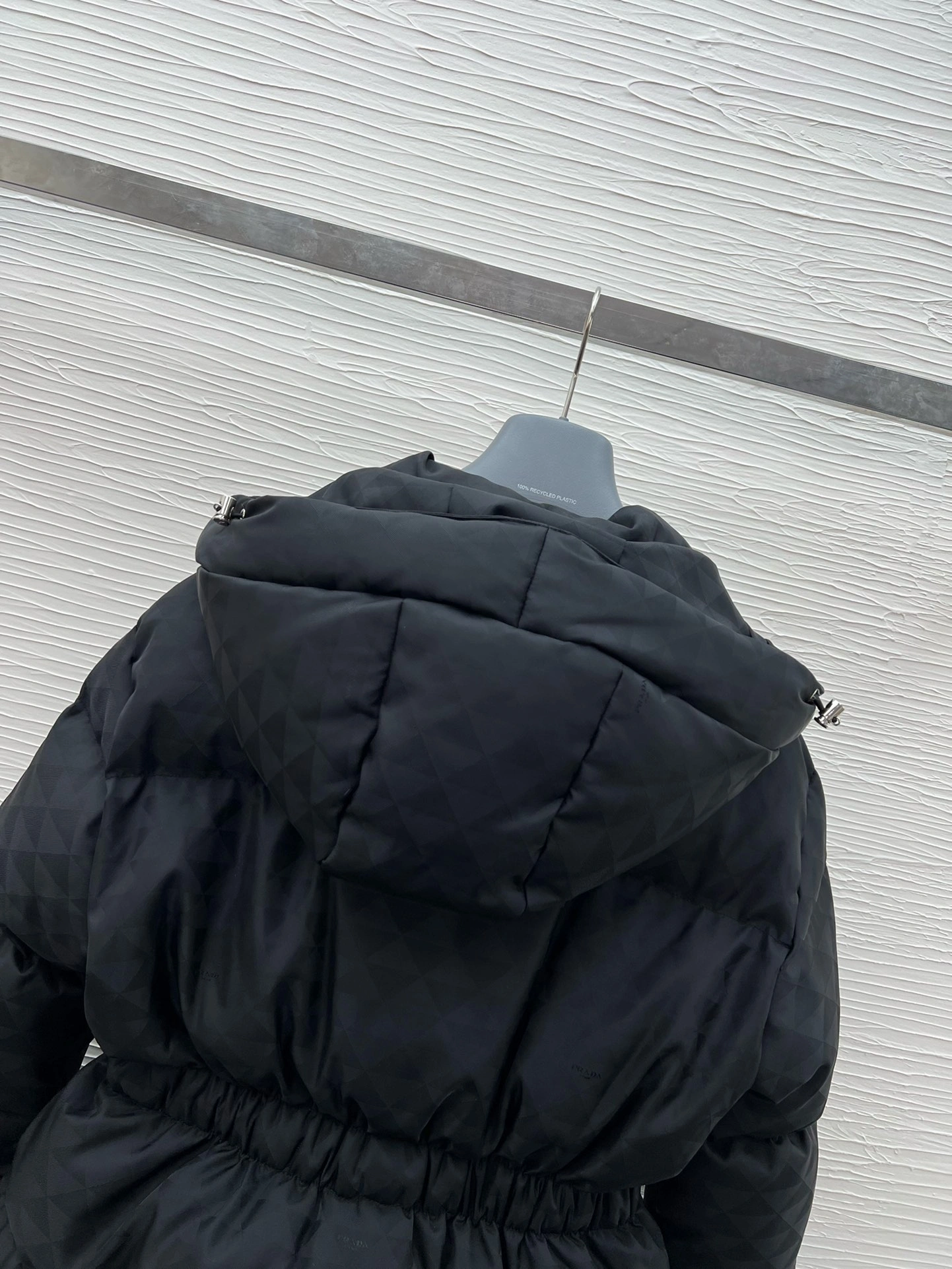 Minimalist Prada Down Jackets 172766