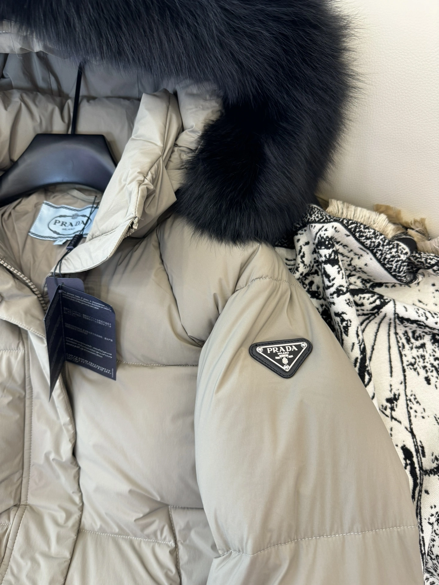 Prada Down Jackets ModernLook 172795