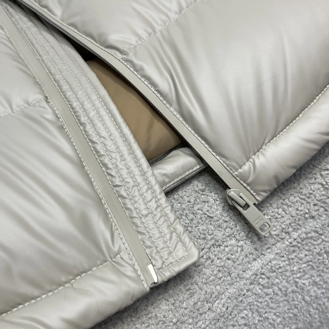 Prada Down Jackets Durable 172802