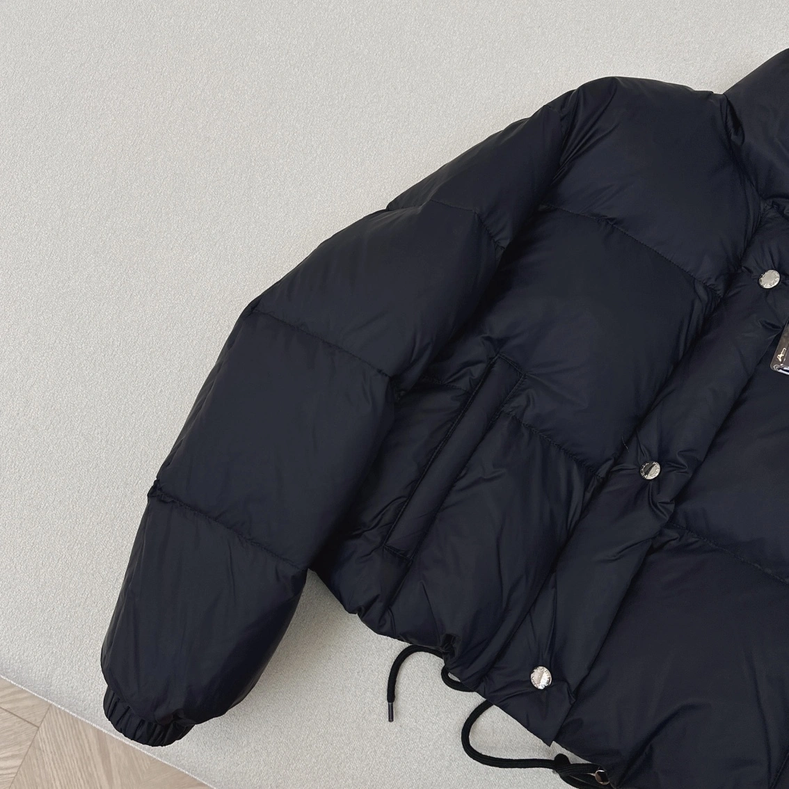 Prada Down Jackets Neat 172739