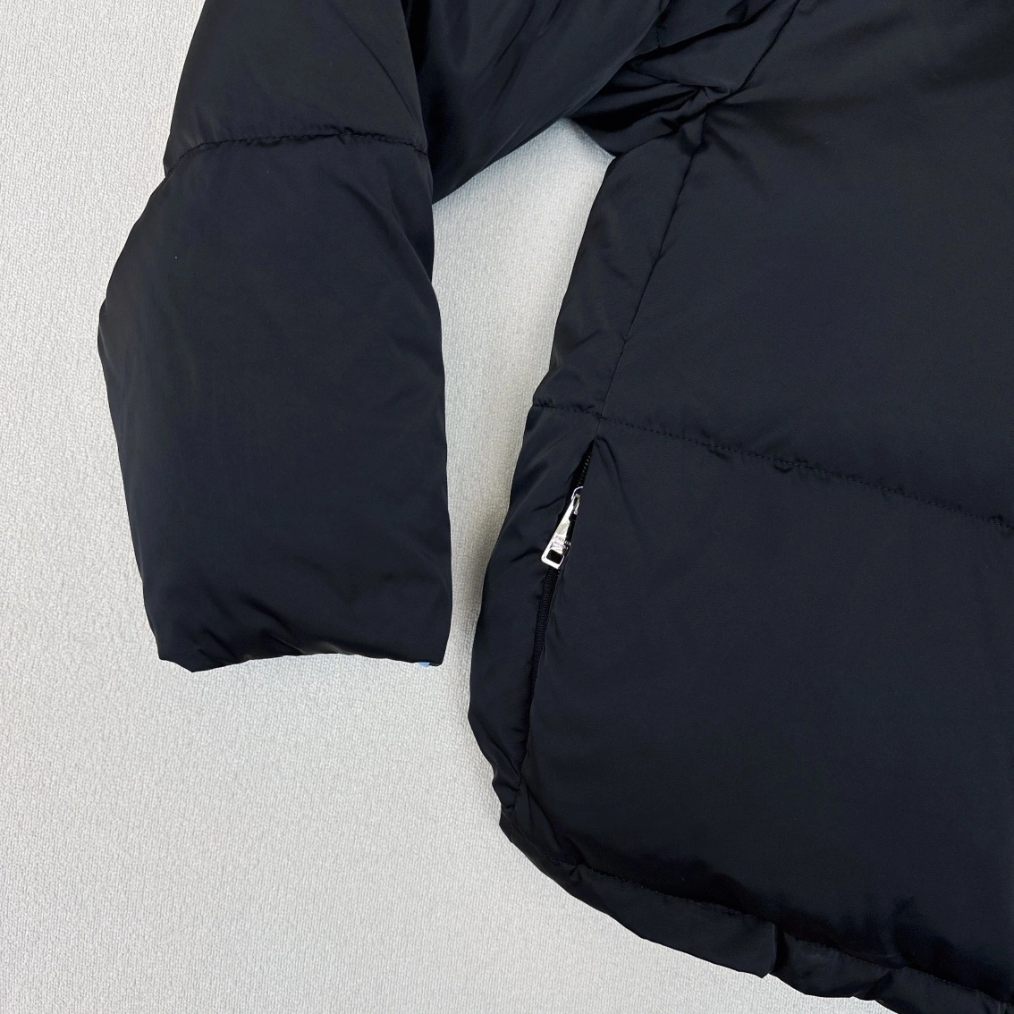 Prada Down Jackets HighQuality 172738