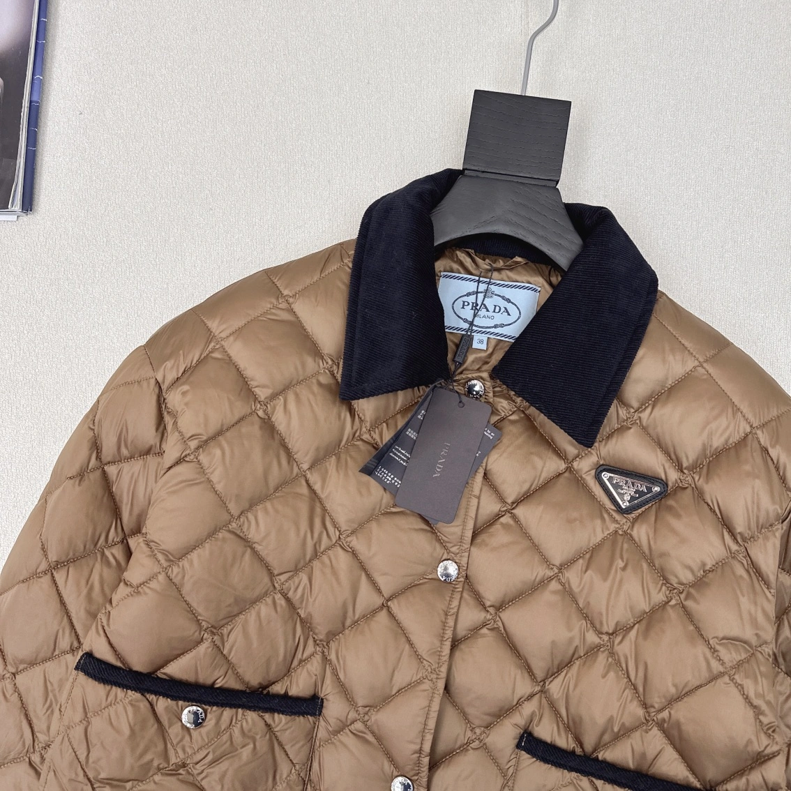 Trendsetting Prada Down Jackets 172734