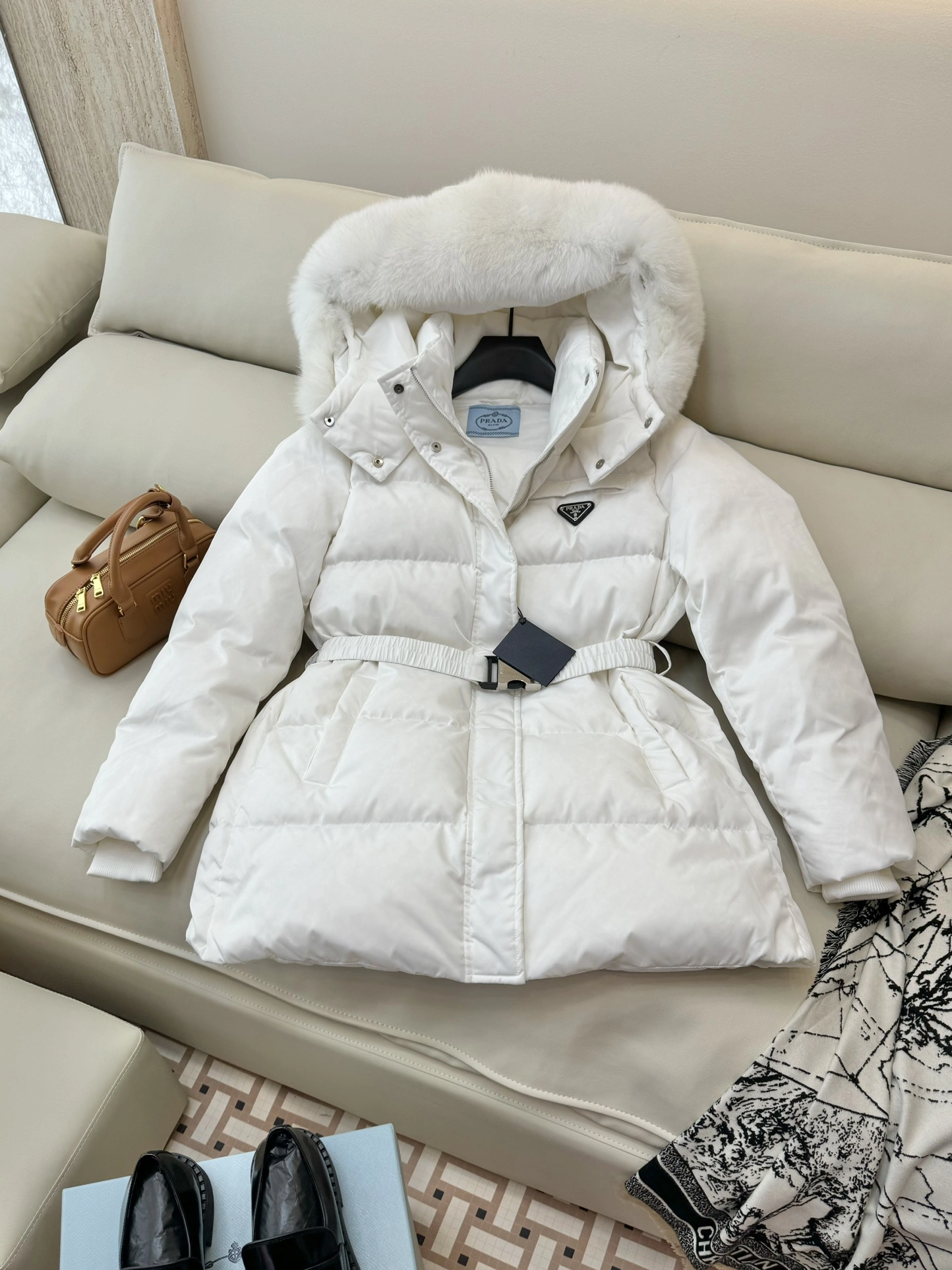 Prada Down Jackets Elegant 172710