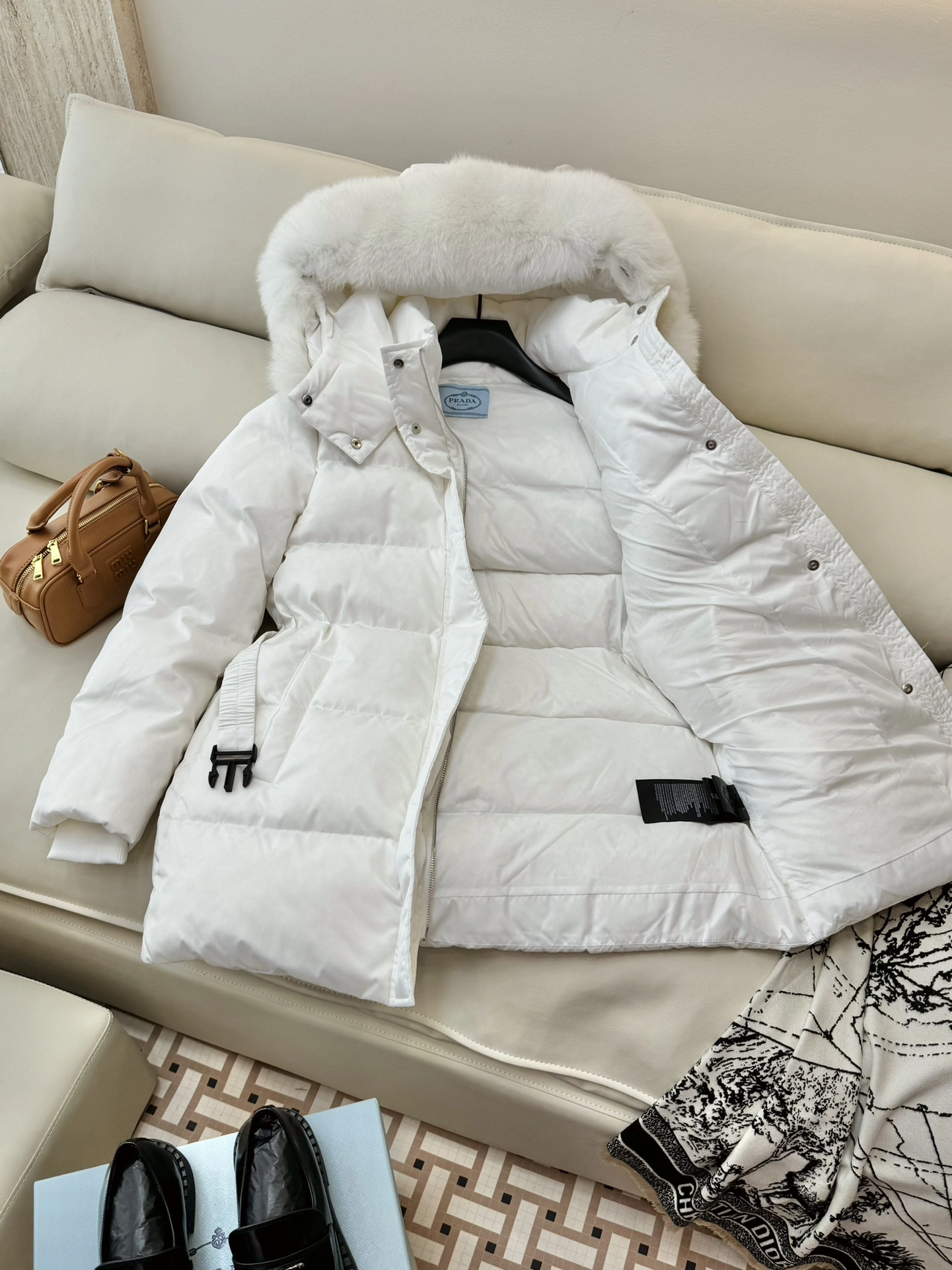 Prada Down Jackets Elegant 172710