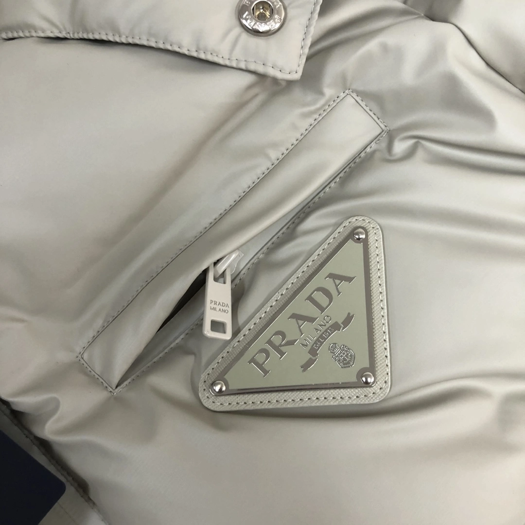 Flexible Prada Down Jackets 172709