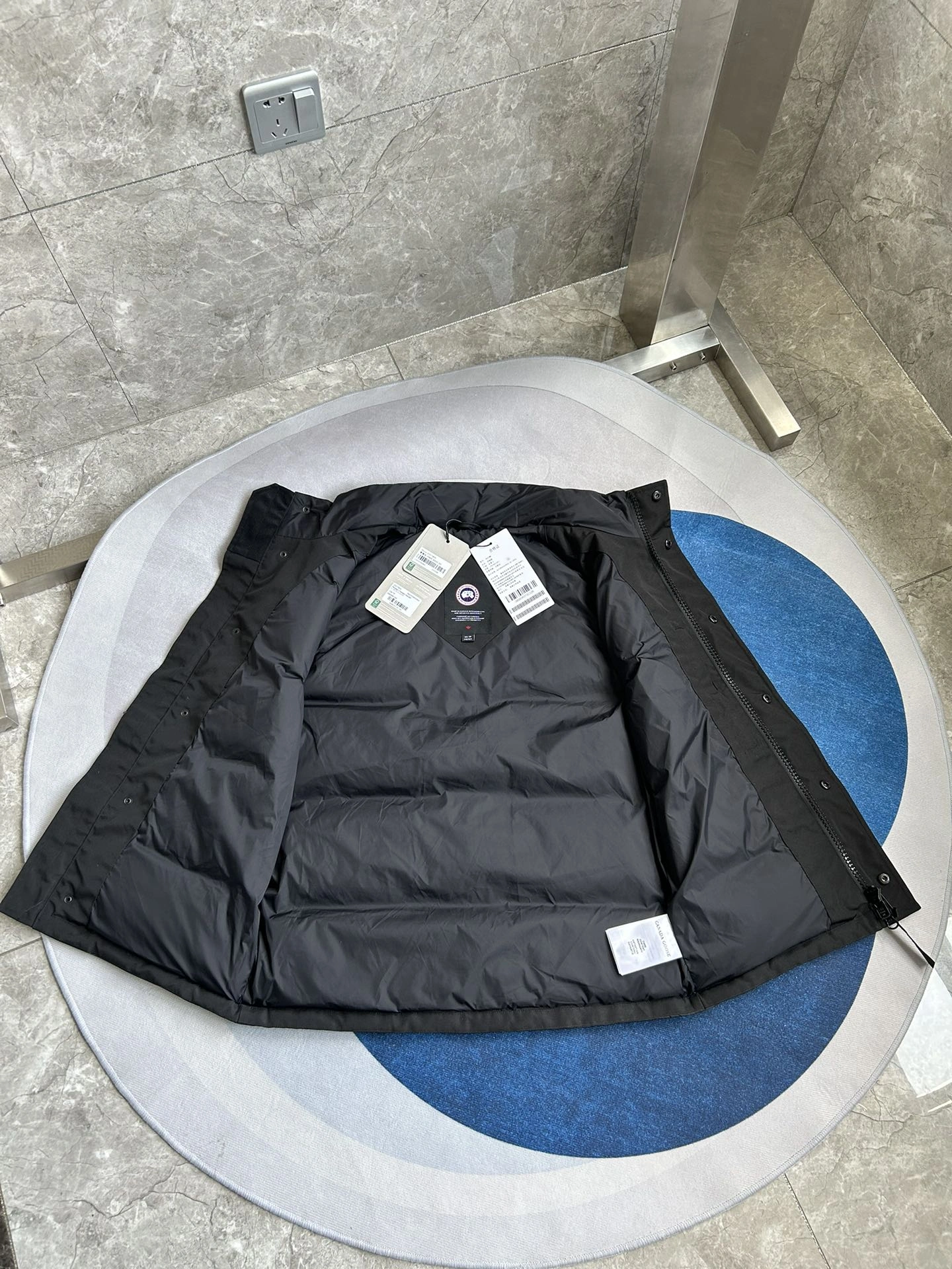 Affordable Prada Down Jackets 172721