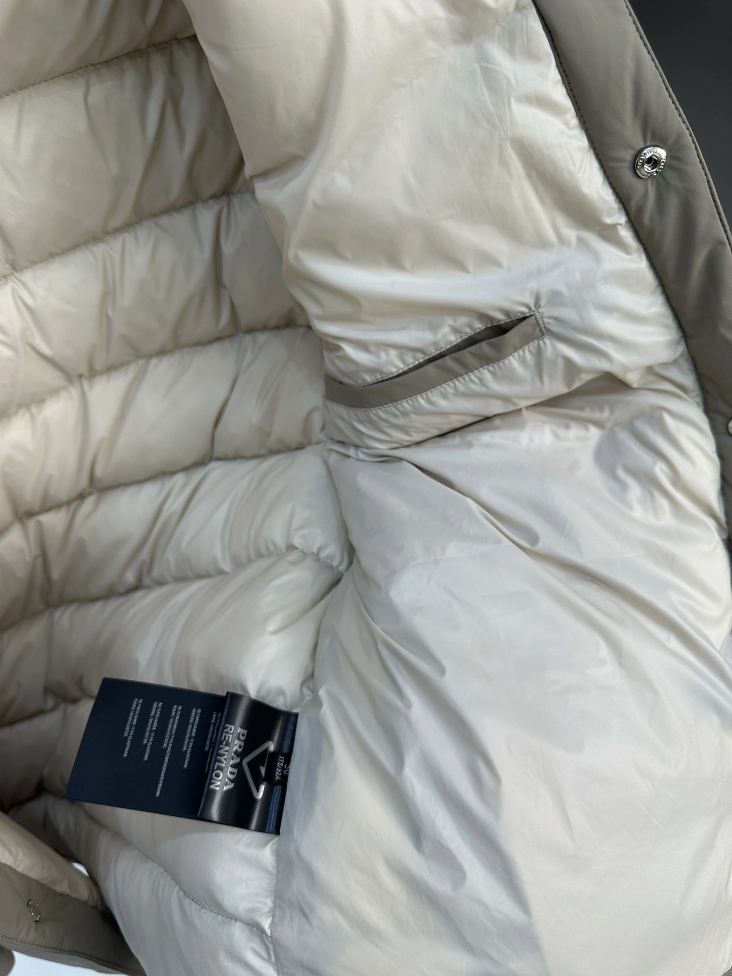 Prada Down Jackets ZipUp 172695