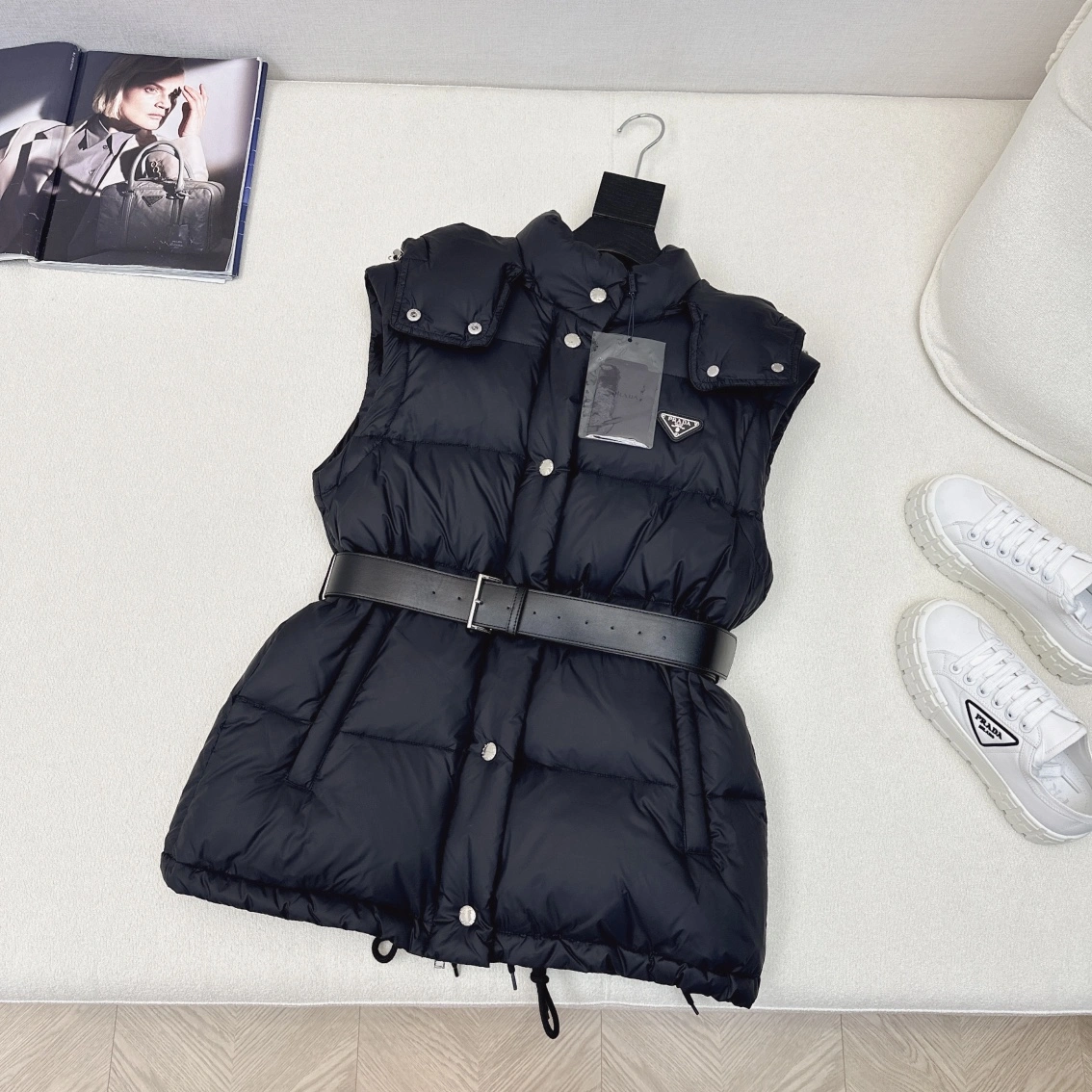 Minimalist Prada Down Jackets 172607
