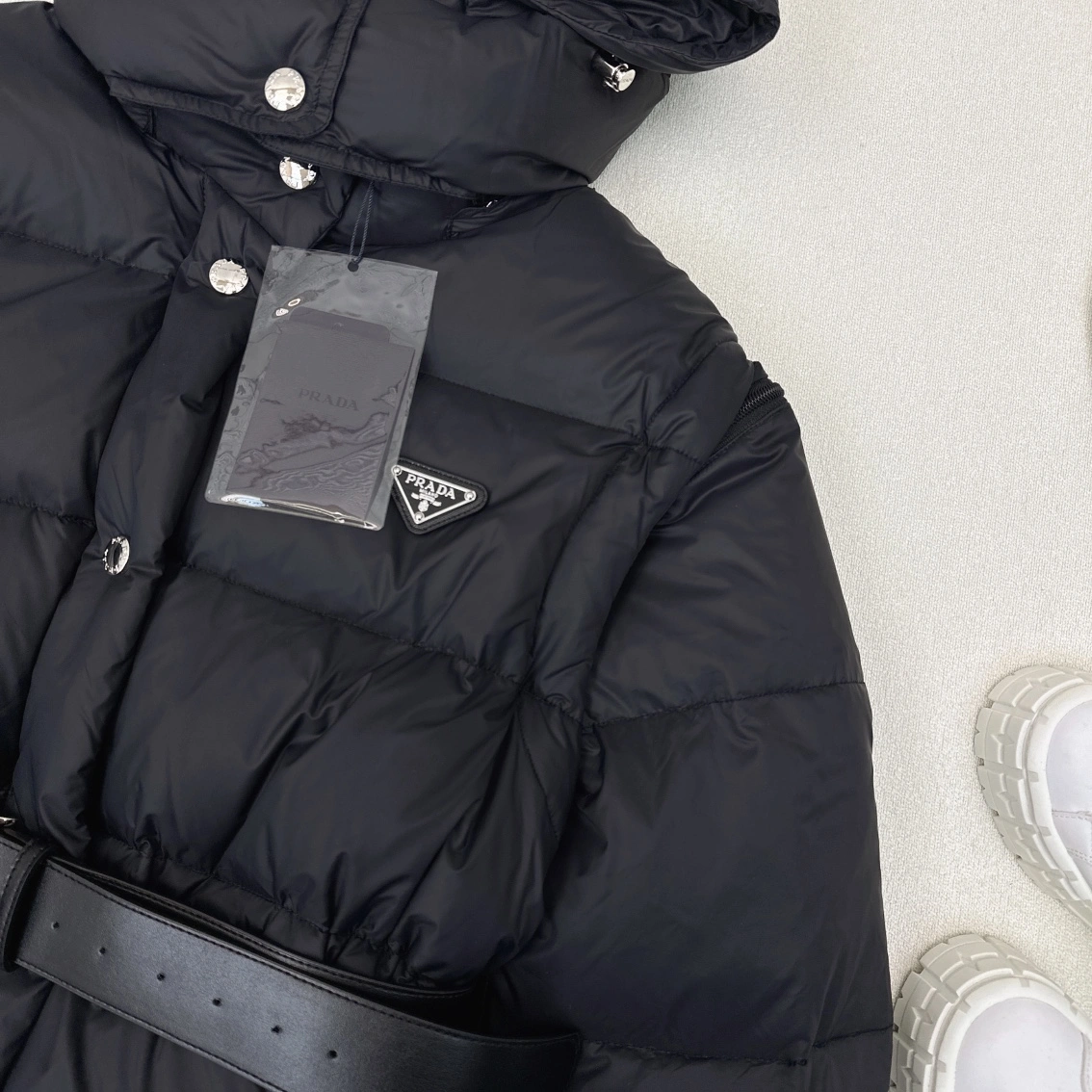 Minimalist Prada Down Jackets 172607