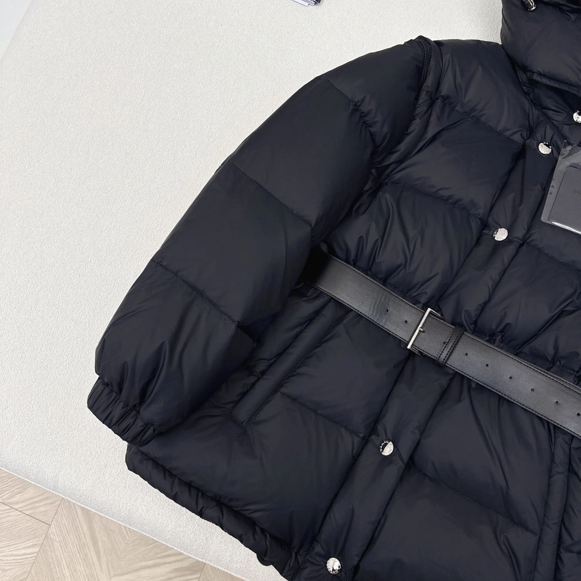 Minimalist Prada Down Jackets 172607