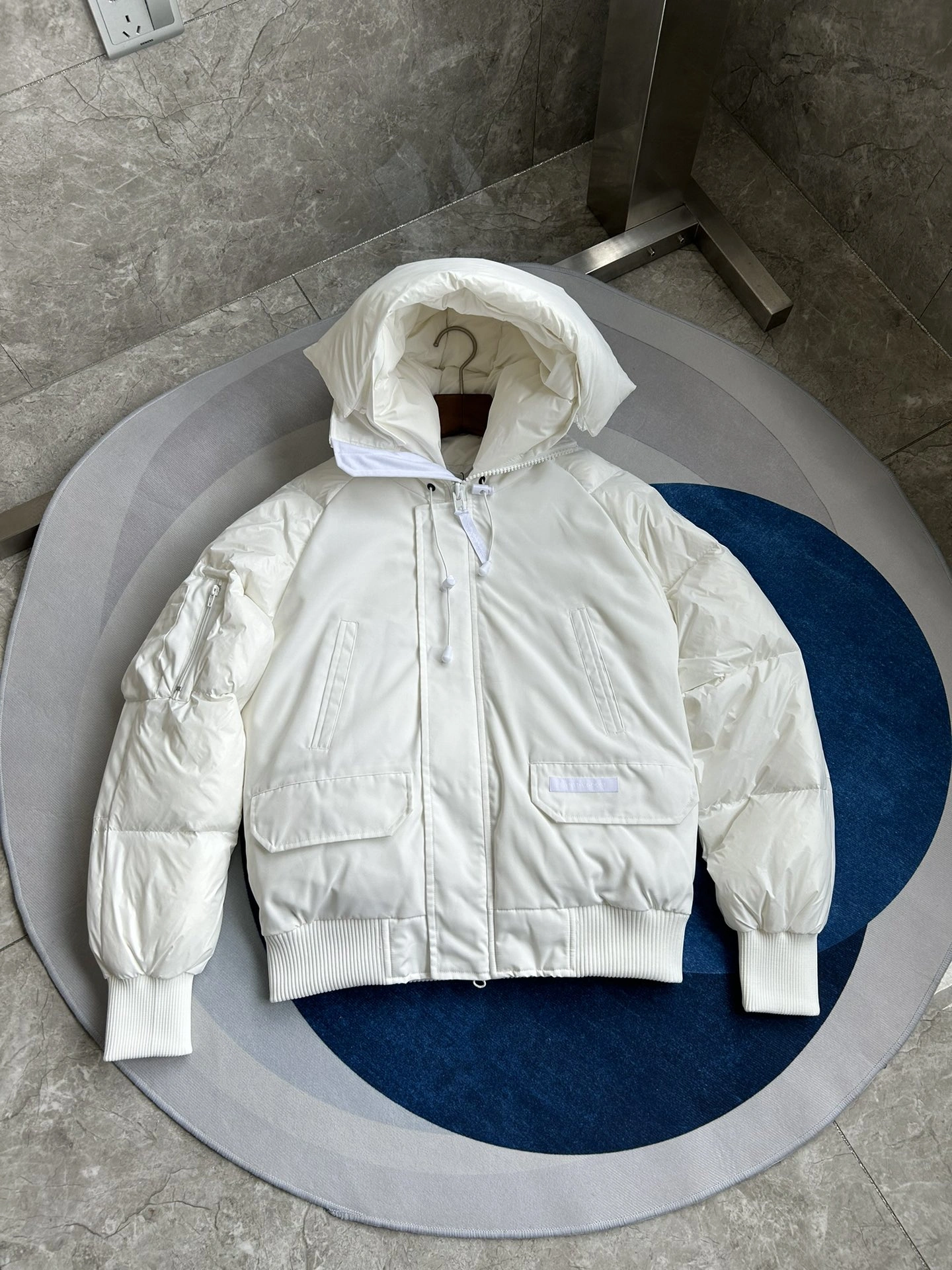 FlexibleFit Prada Down Jackets 172635