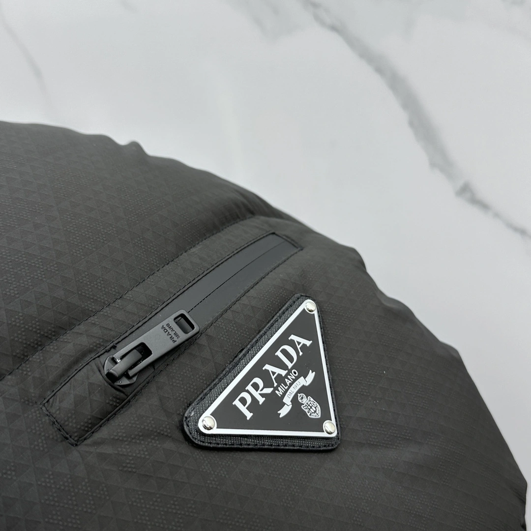 Prada Down Jackets FlexibleFit 172588
