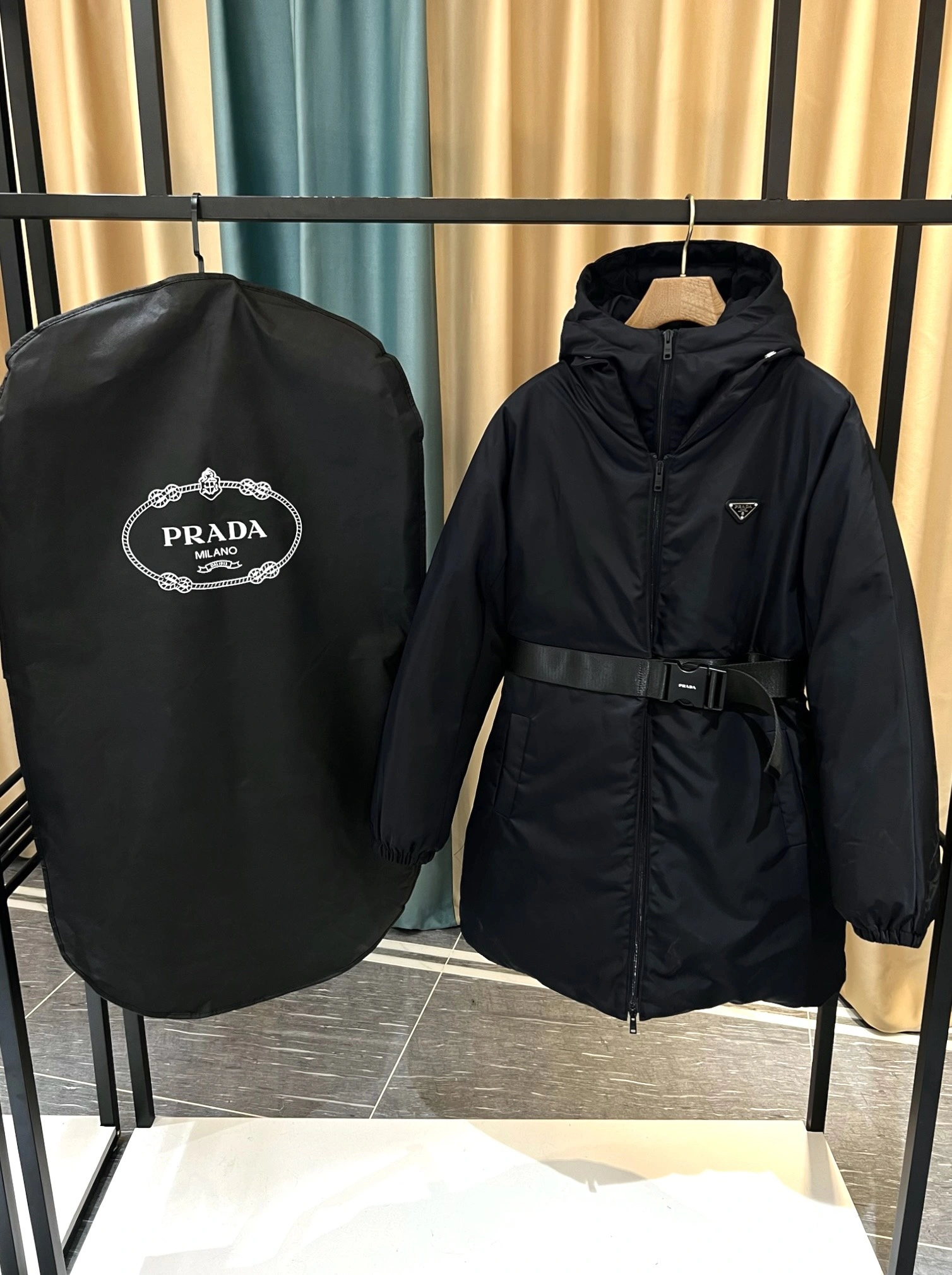 Prada Down Jackets Efficient 172606