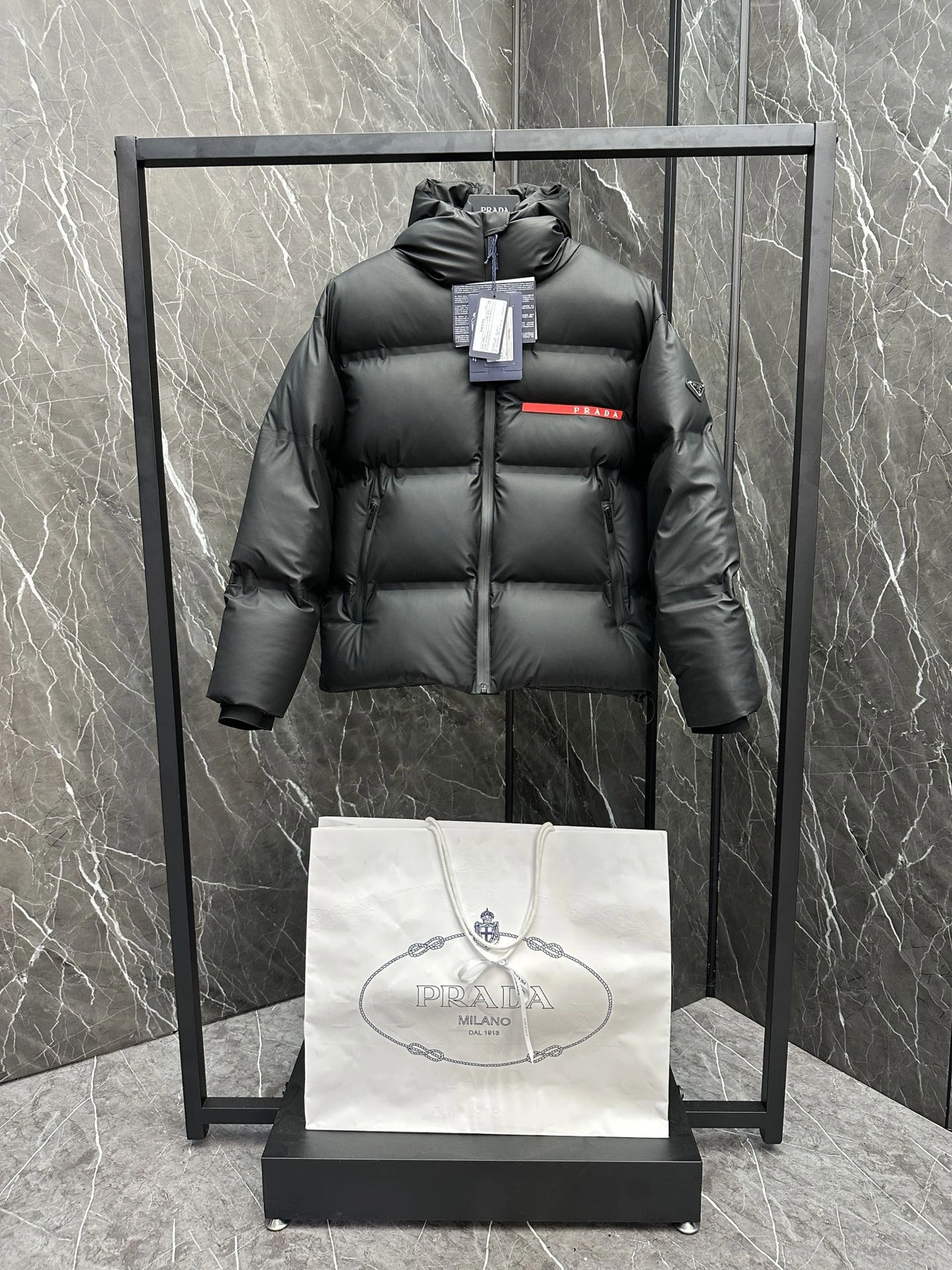 Effortless Prada Down Jackets 172569