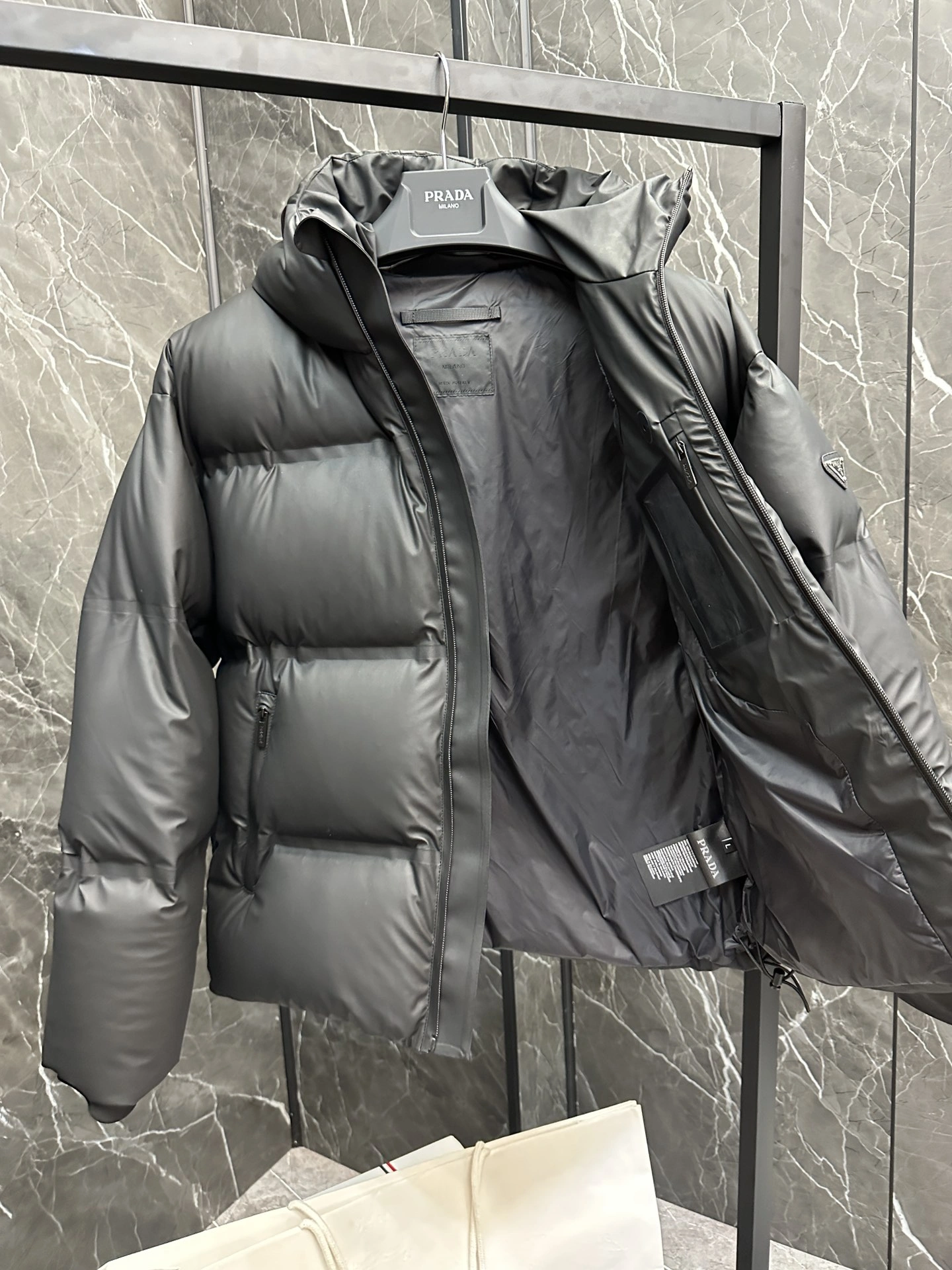 Effortless Prada Down Jackets 172569