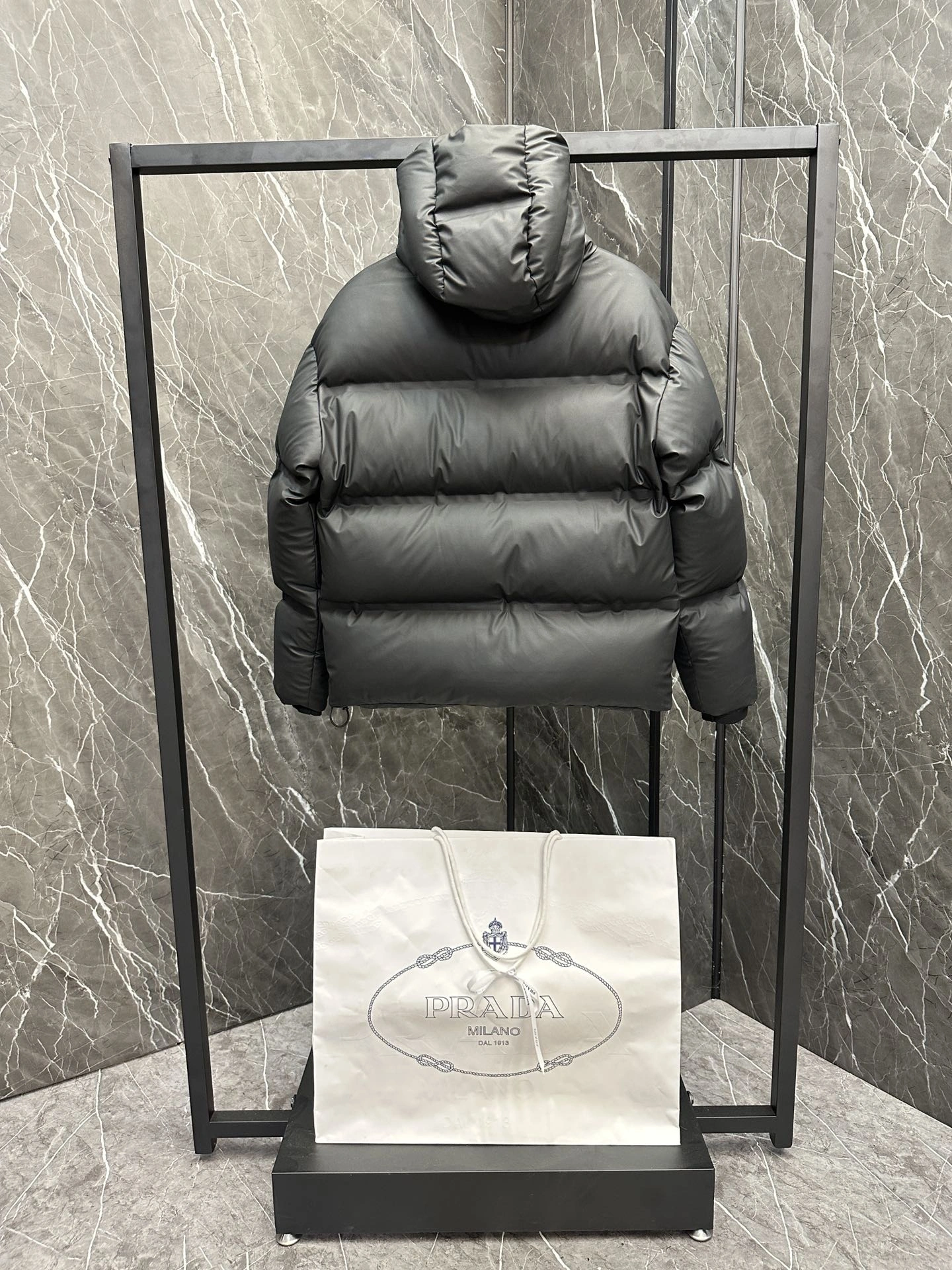 Effortless Prada Down Jackets 172569