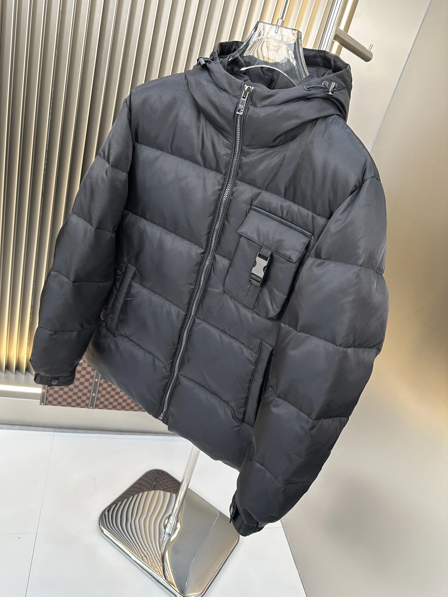 EyeCatching Prada Down Jackets 172561