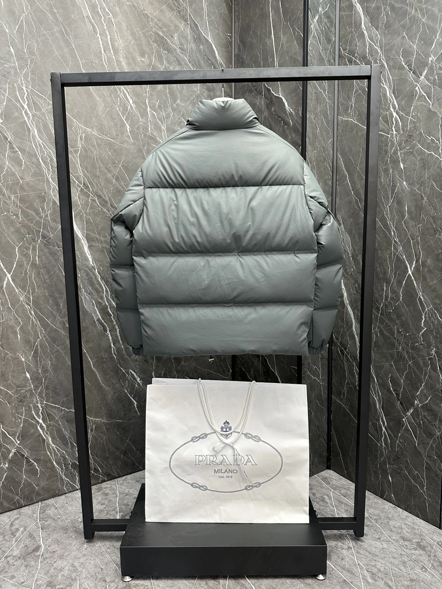 SmartChoice Prada Down Jackets 172581