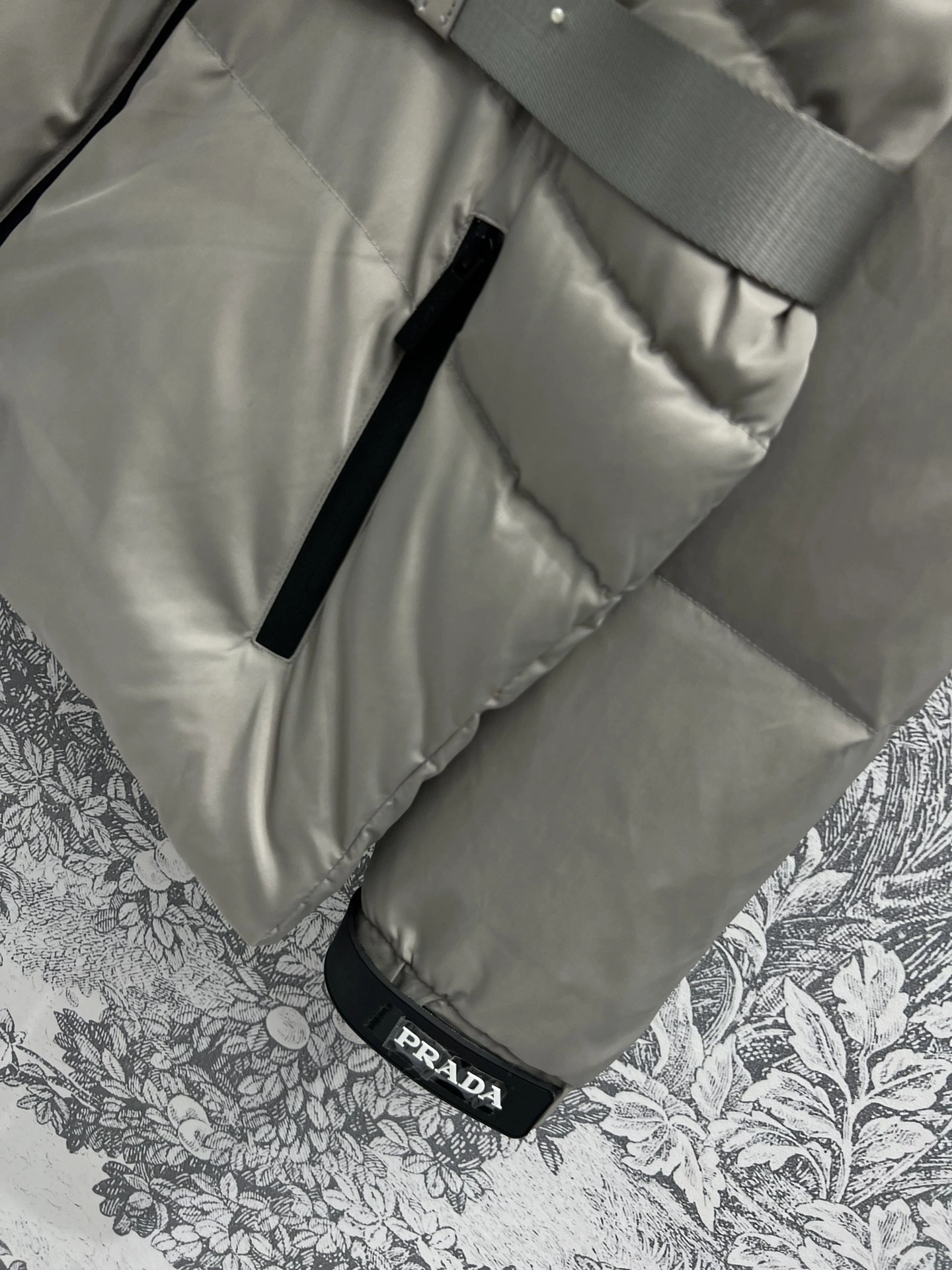 Bright Prada Down Jackets 172543