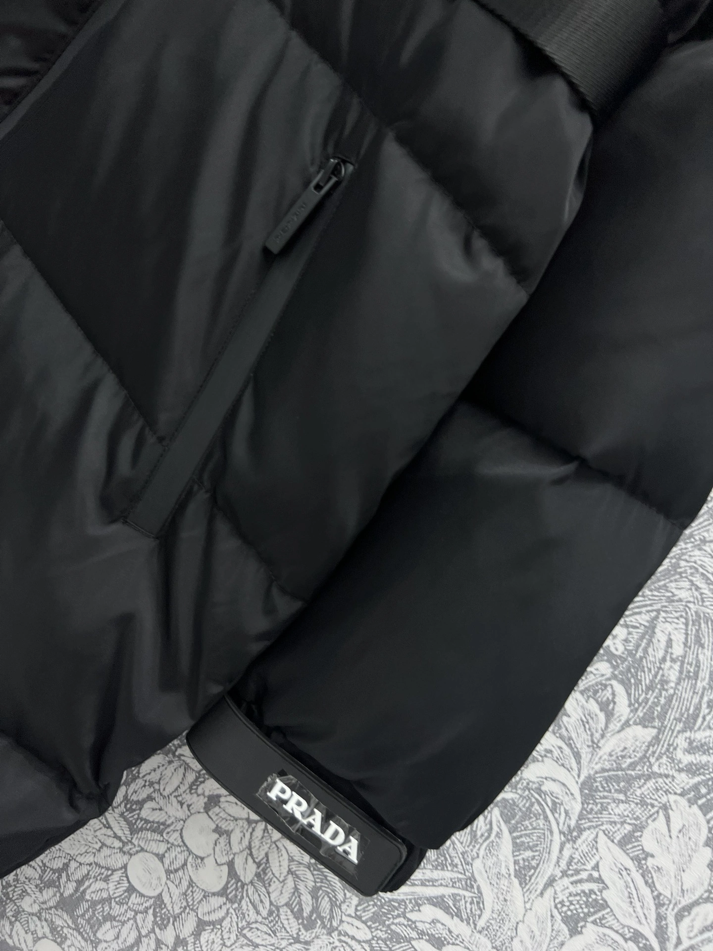 Prada Down Jackets Trendsetting 172528