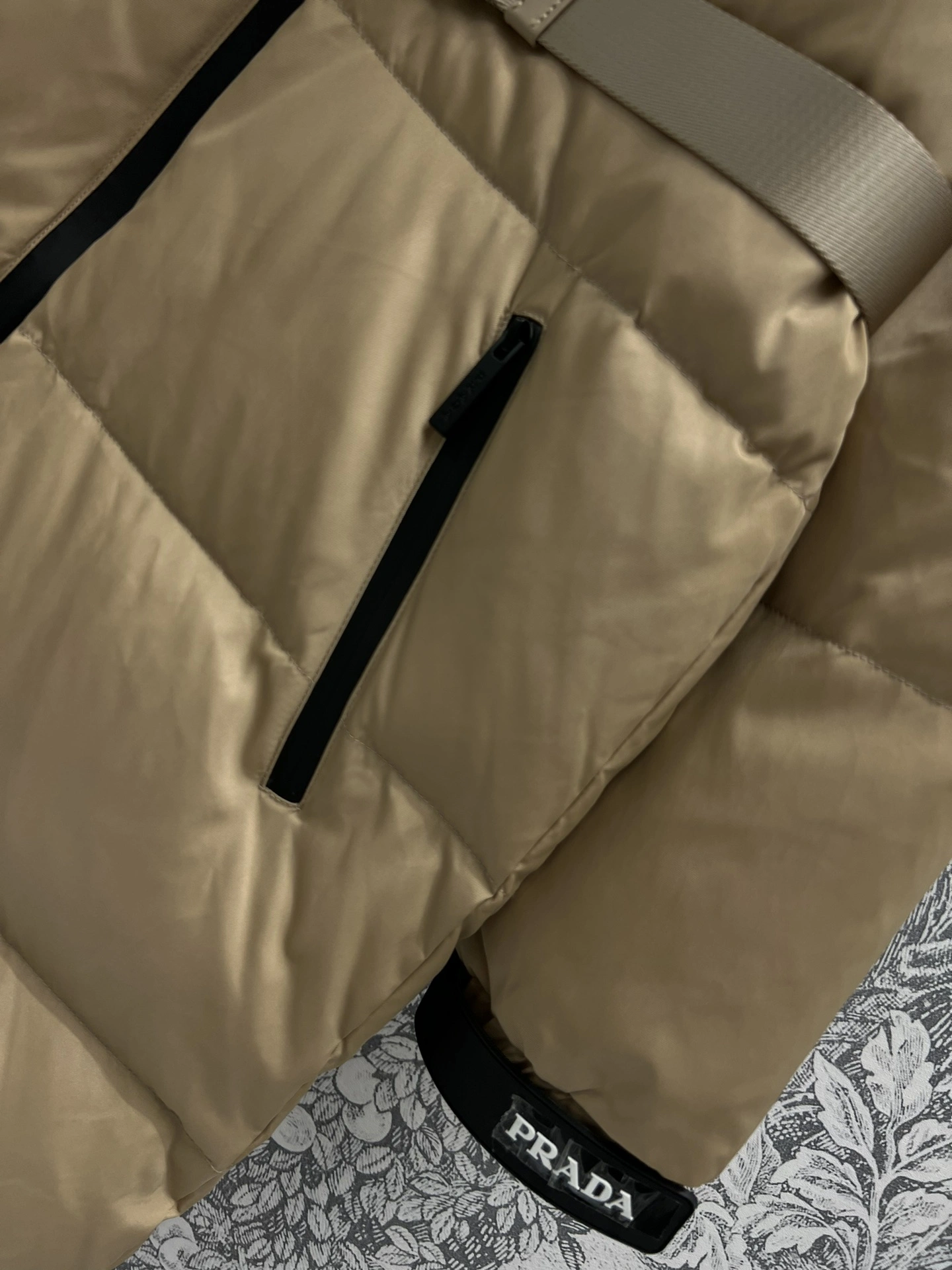 Prada Down Jackets Effortless 172530