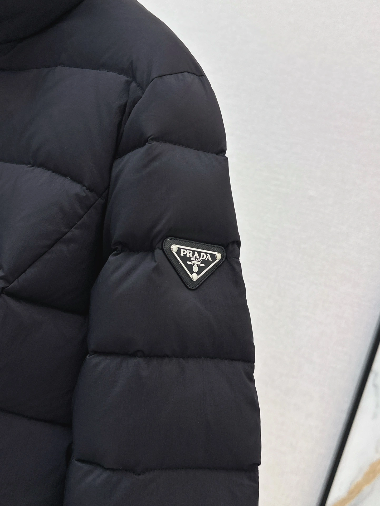 Prada Down Jackets Elegant 172536