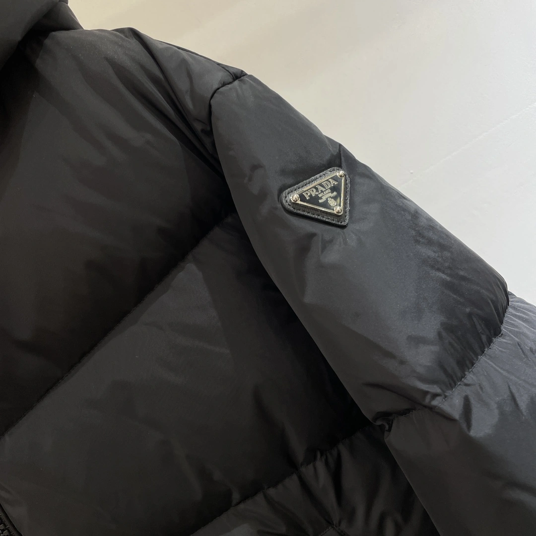 Prada Down Jackets Durable 172552