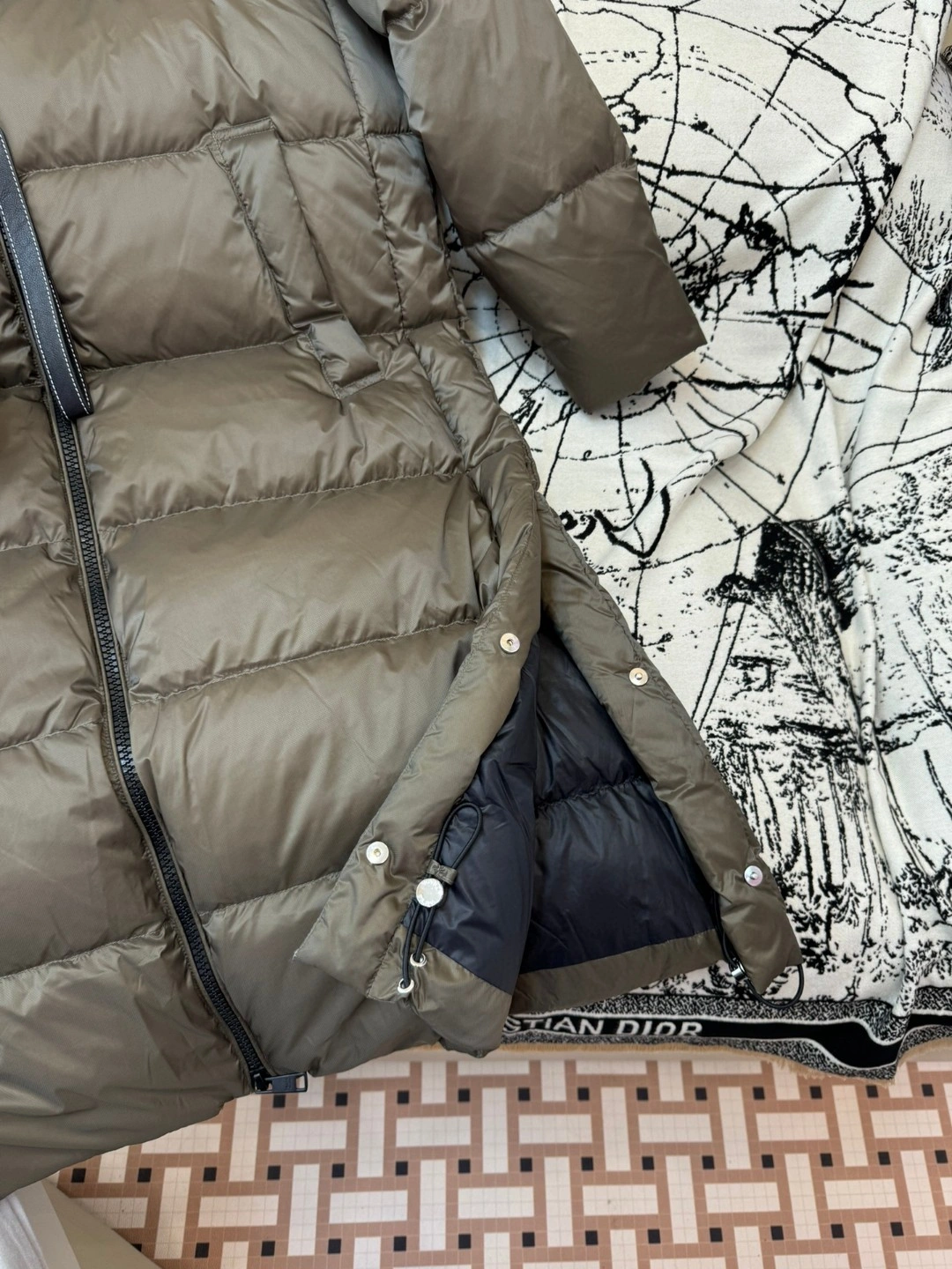 Prada Down Jackets Sophisticated 172541