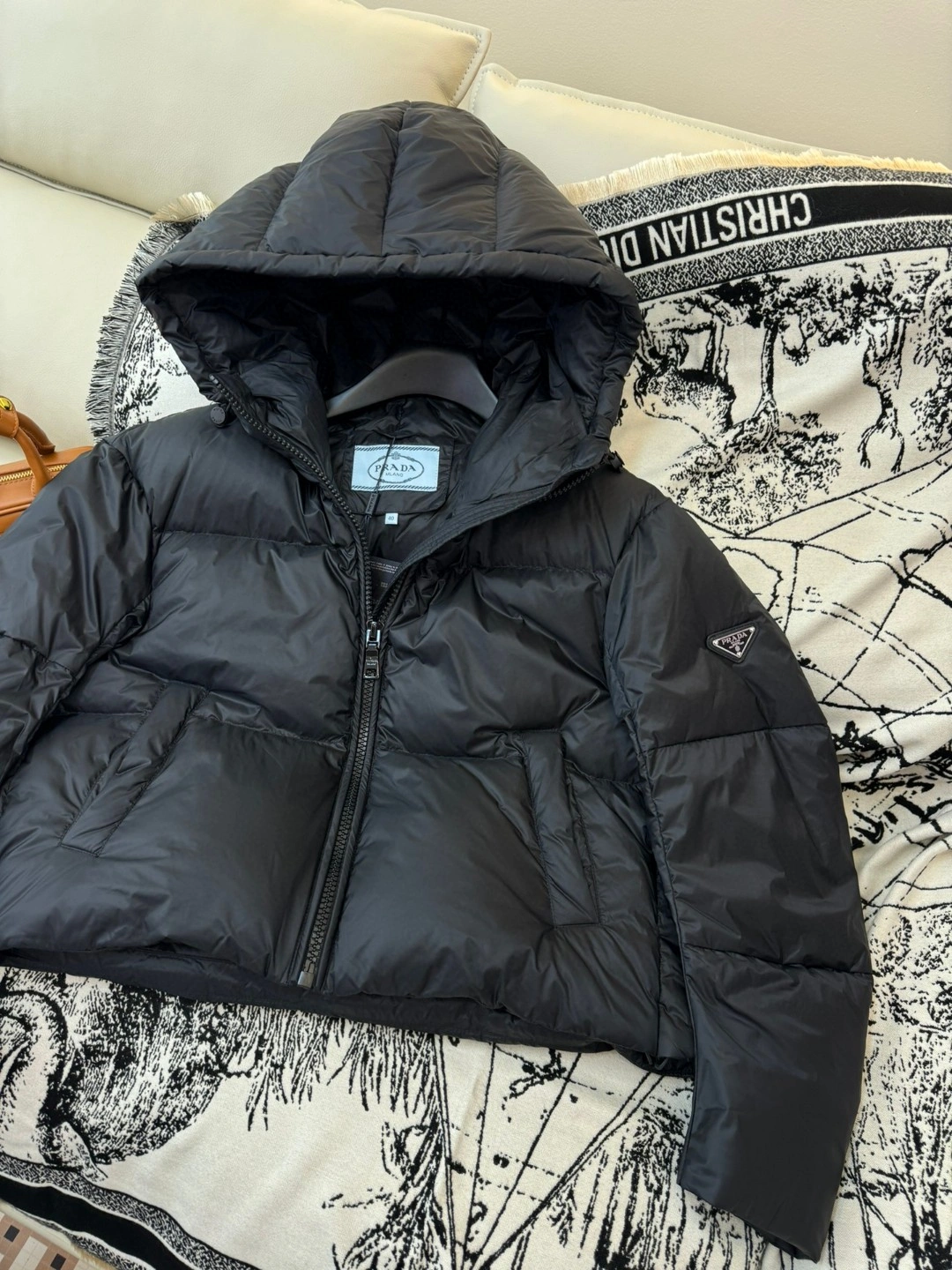 Prada Down Jackets Original 172508