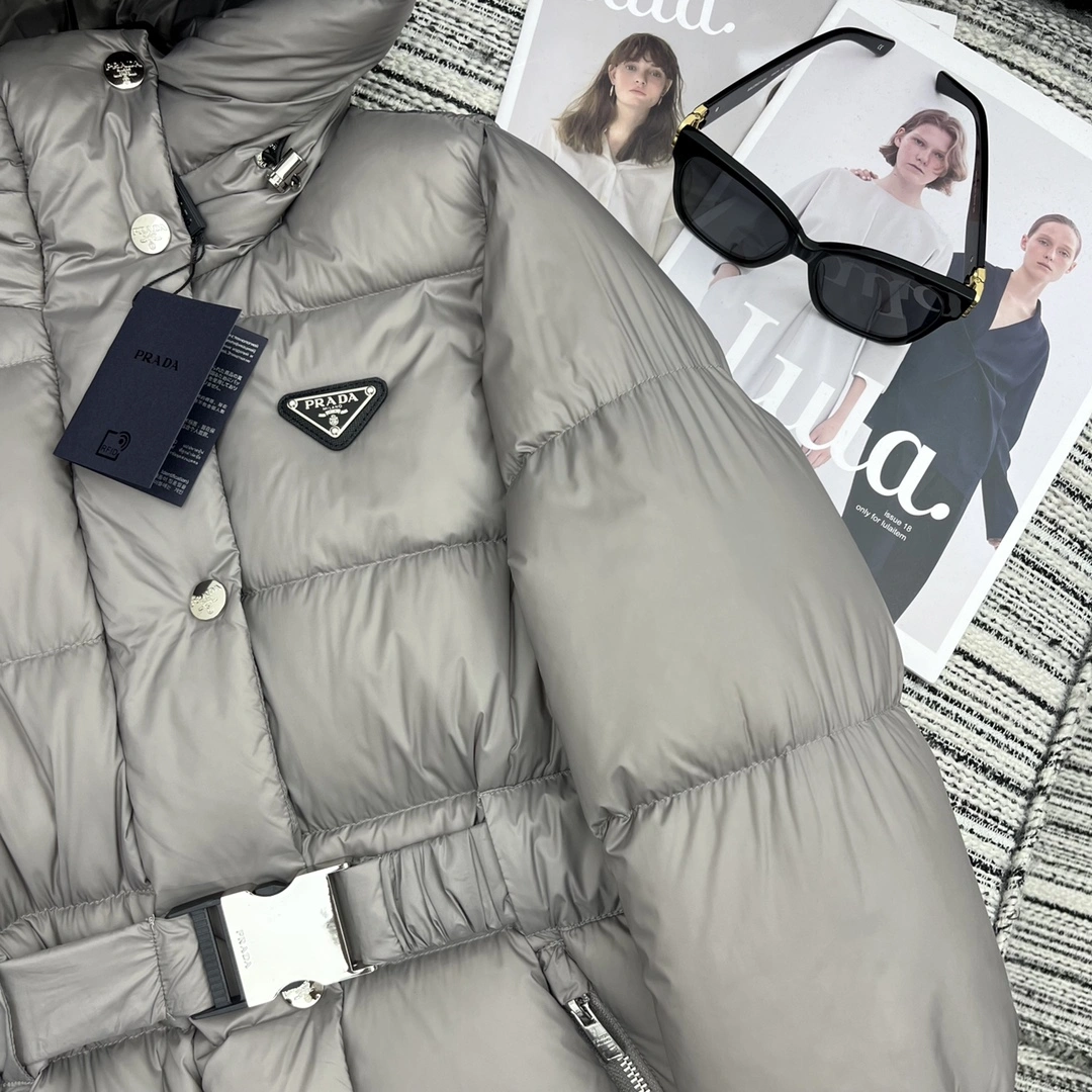 Prada Down Jackets EasyMatch 172489