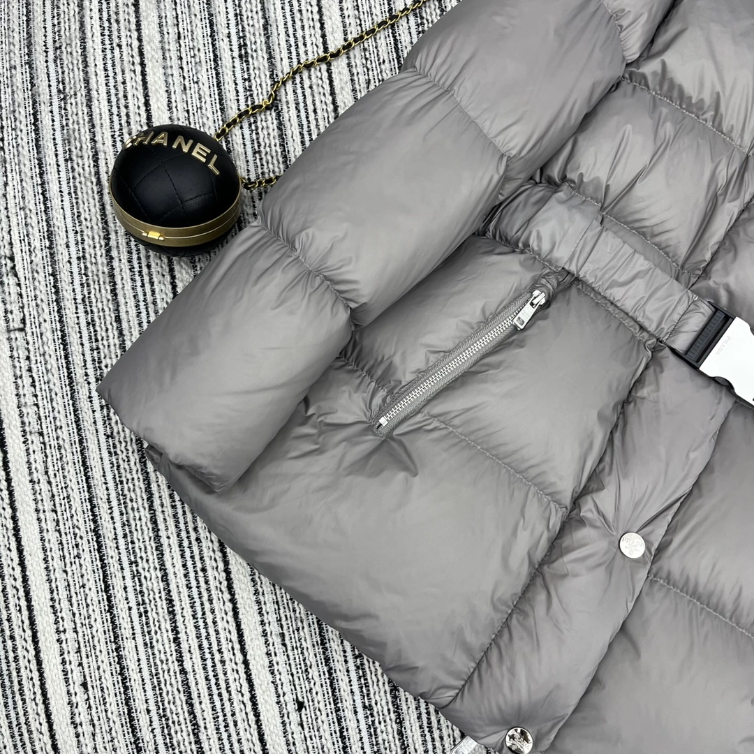 Prada Down Jackets Sleek 172455