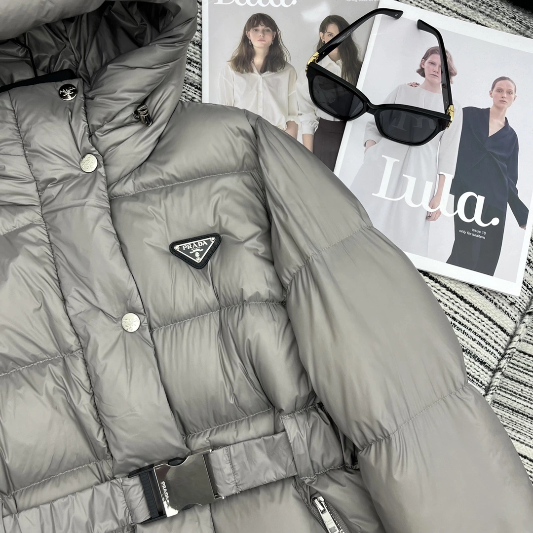 Prada Down Jackets Sleek 172455