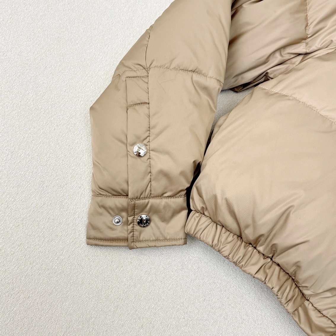 Prada Down Jackets Original 172467