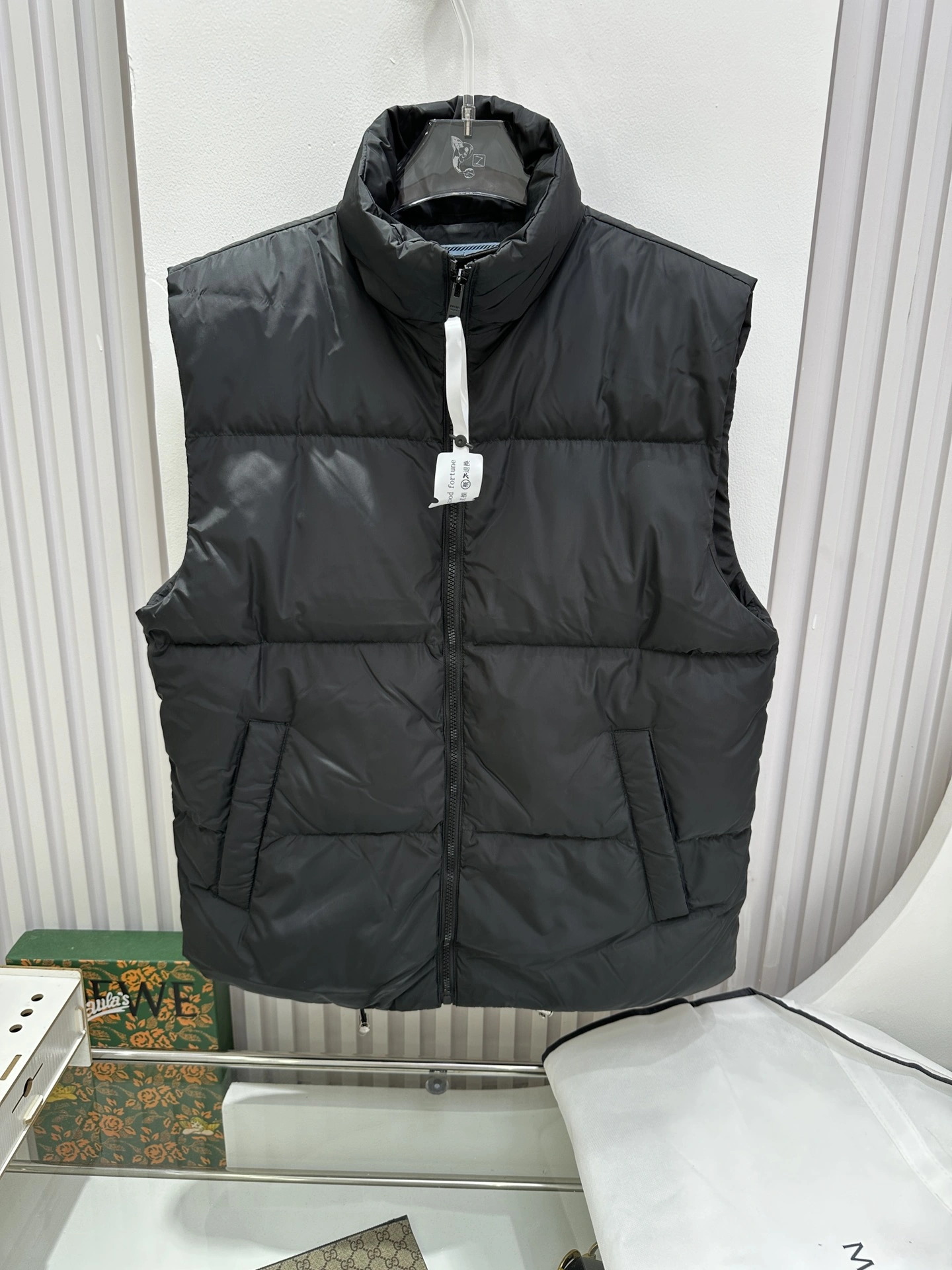 Prada Down Jackets Elegant 172448