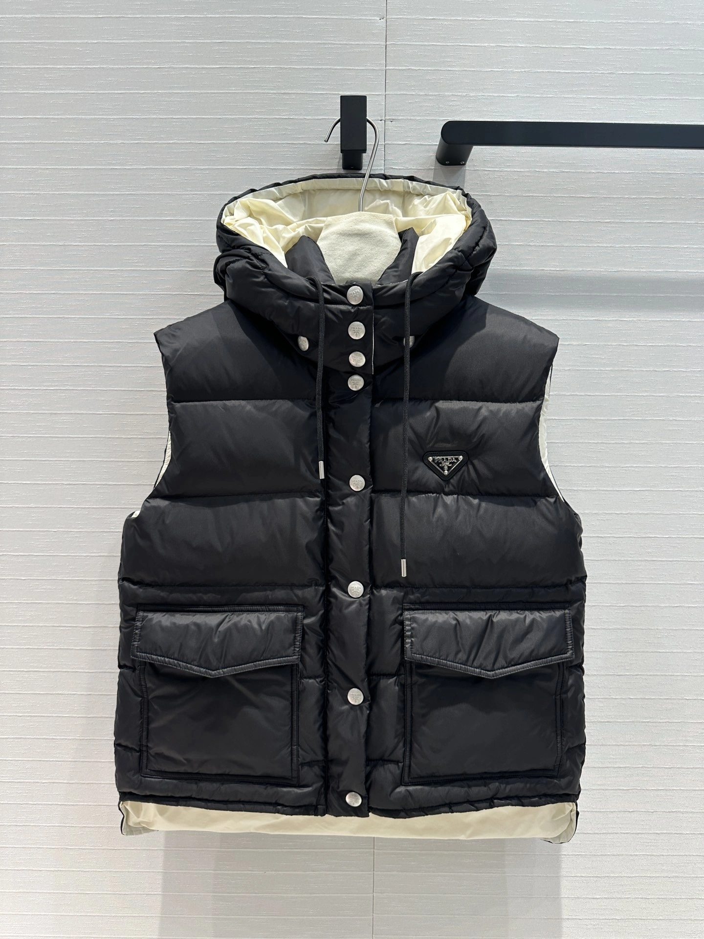 Functional Prada Down Jackets 172437